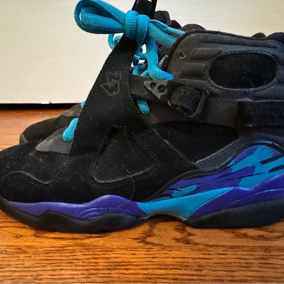 Jordan 8 - Picture 4 of 5